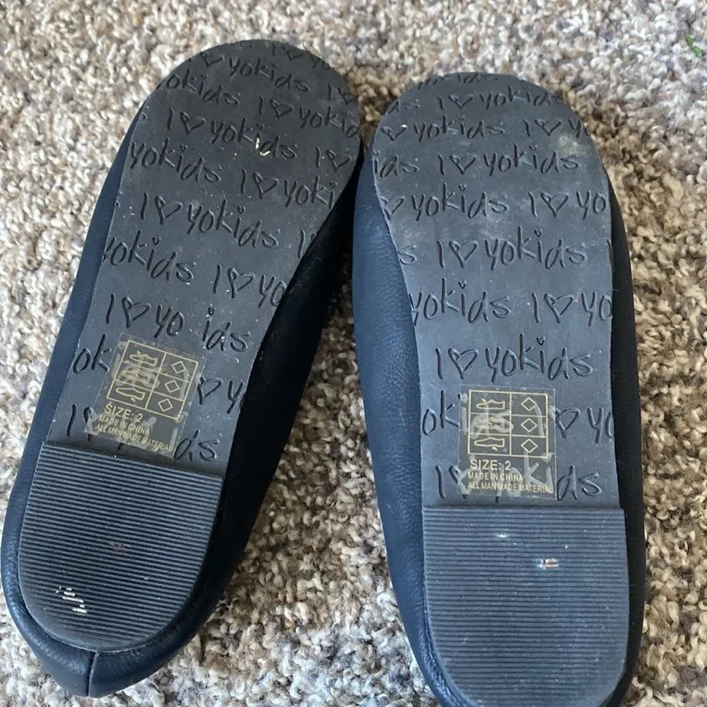 Girls black dress shoes size 2